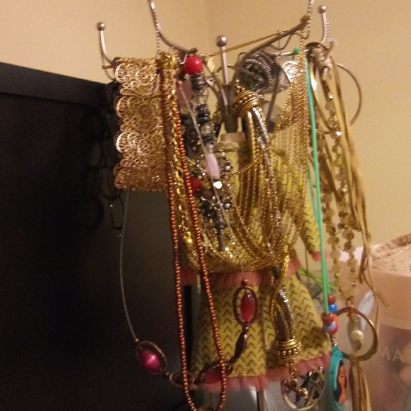 Jewelry - Picture 3 of 8